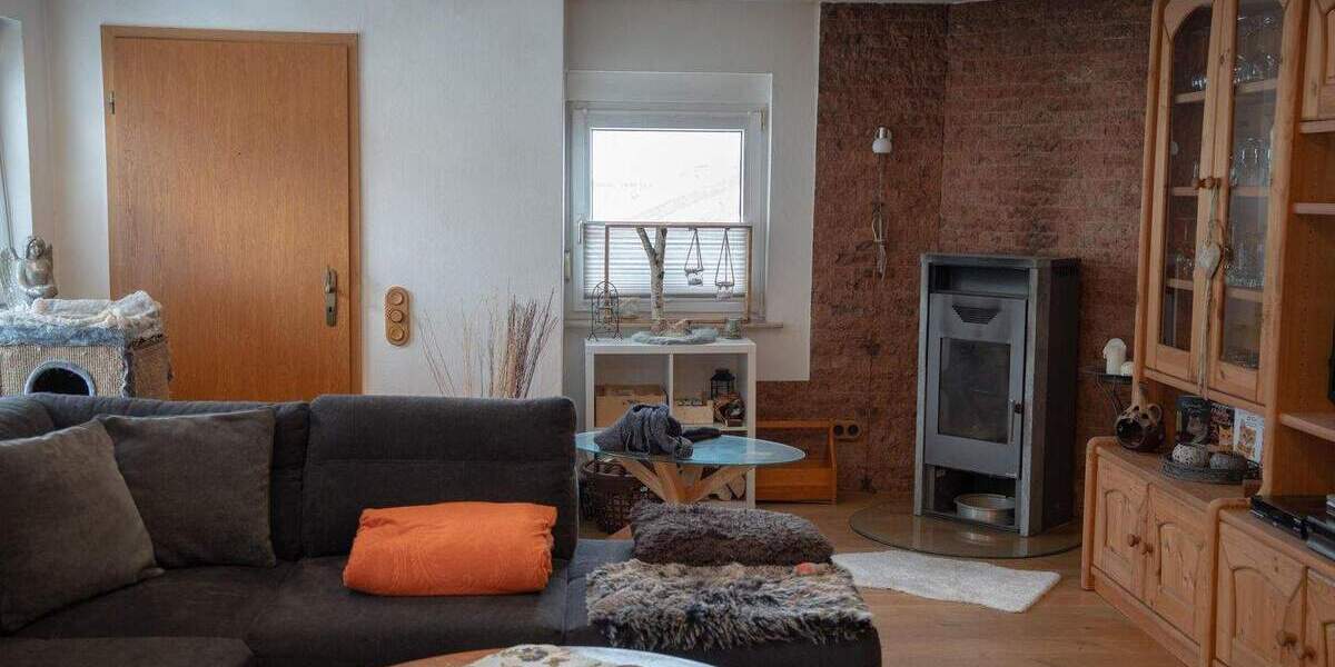 Mehrfamilienhaus, Wohnhaus Bad Berleburg Girkhausen - 9 Zimmer, 249 m&sup2;, 229.000&euro; | Angebot:25776193