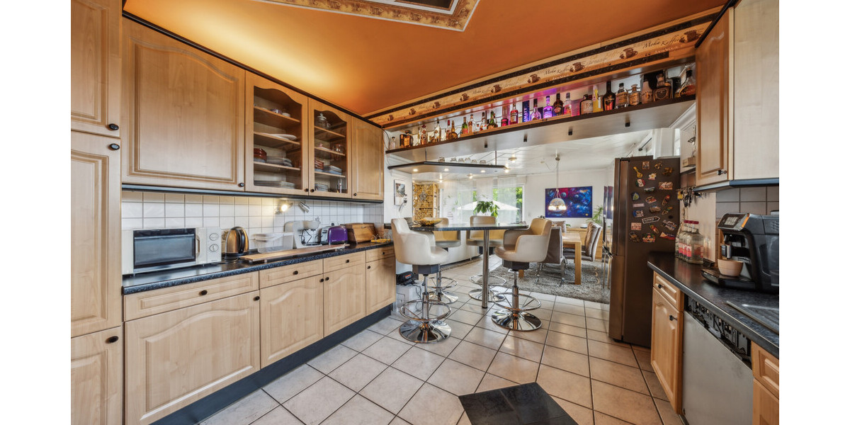 Luxus im Grünen: Traumgarten trifft Top-Invest – Selbsttragendes Refugium im Außenbereich 11 zimmer