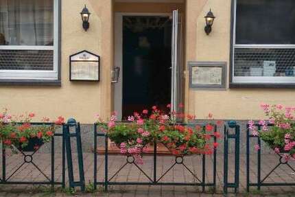 Haus zum Kaufen in Hockenheim 1.649.000 € 247.92 m² 10 zimmer