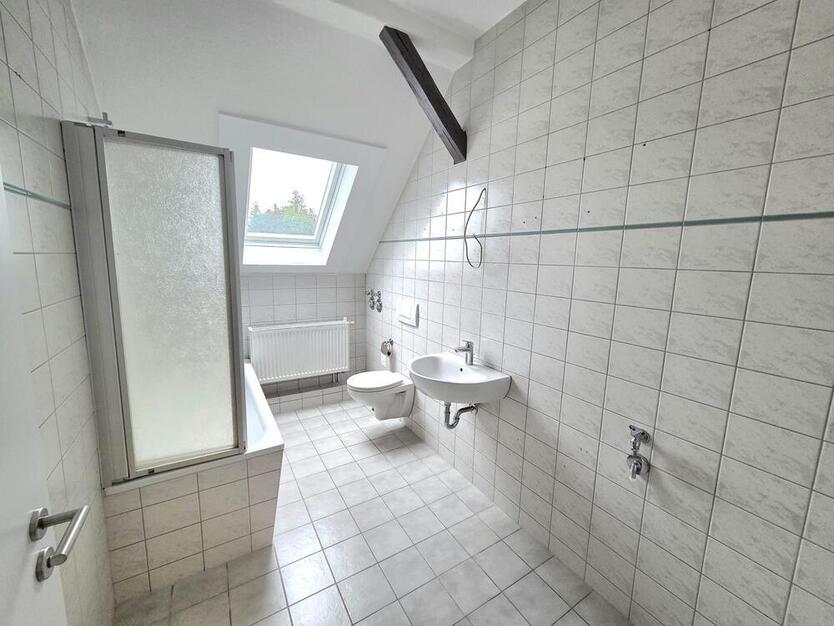 Schicke 3-Zimmer-Dachgeschoßwohnung in zentraler Lage von Stollberg!