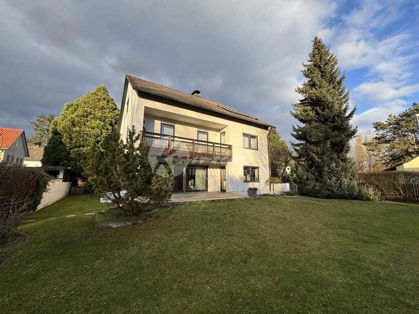 Haus zum Mieten in Augsburg 1.990 € 166 m² 6 zimmer