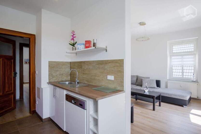 Helle 4-RW mit Kamin und Einbauküche 4 zimmer