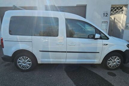 VW Caddy 140.000 km 15.890 &euro; Stuttgart 70599