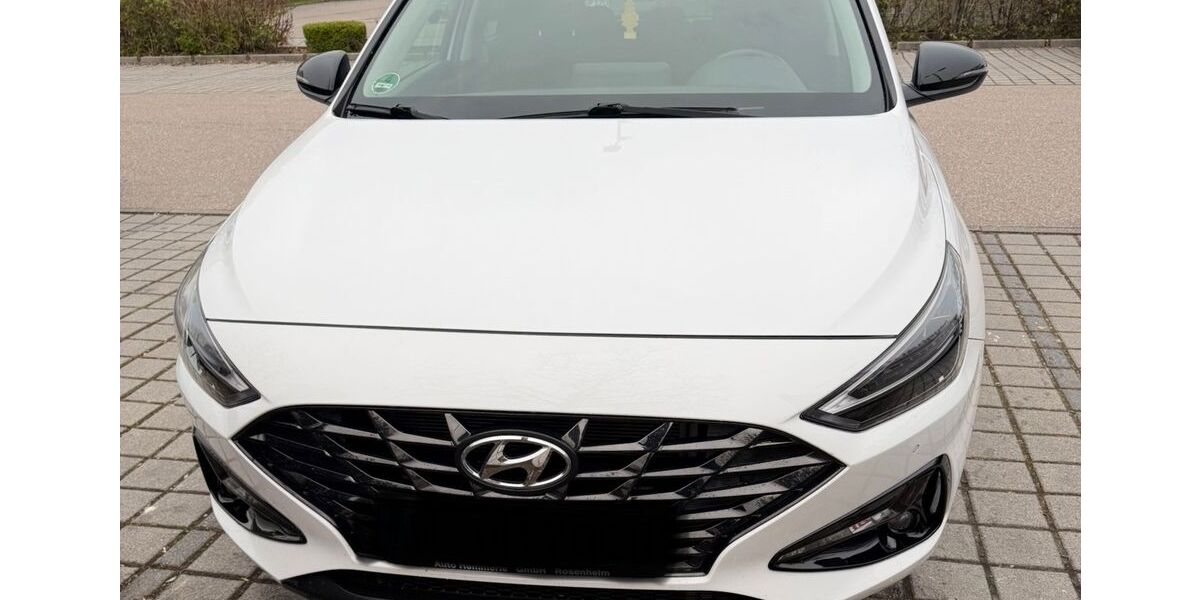 Hyundai i30 82.000 km 11.499 &euro; München 81673