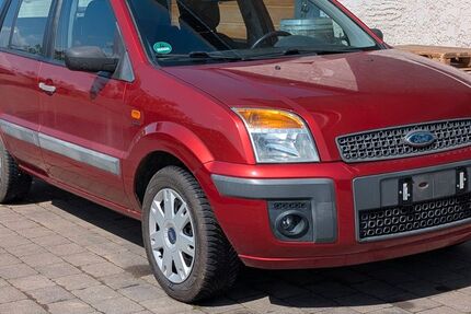 Ford Fusion 143.200 km 2.500 &euro; Perl 66706