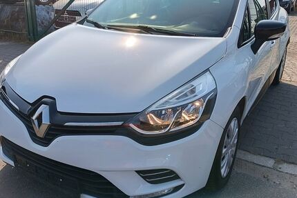 Renault Clio 122.000 km 6.999 &euro; Berlin 13597