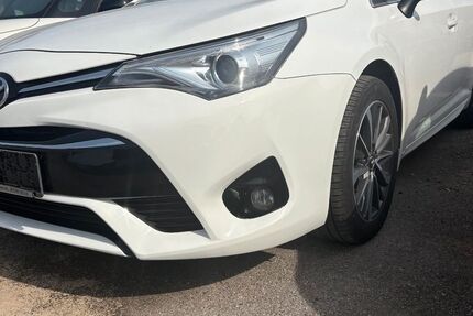 Toyota Avensis 119.800 km 10.900 &euro; München 81243