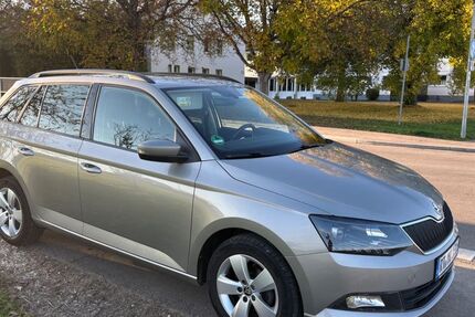 Skoda Fabia 23.800 km 12.800 &euro; Dörnach 72124