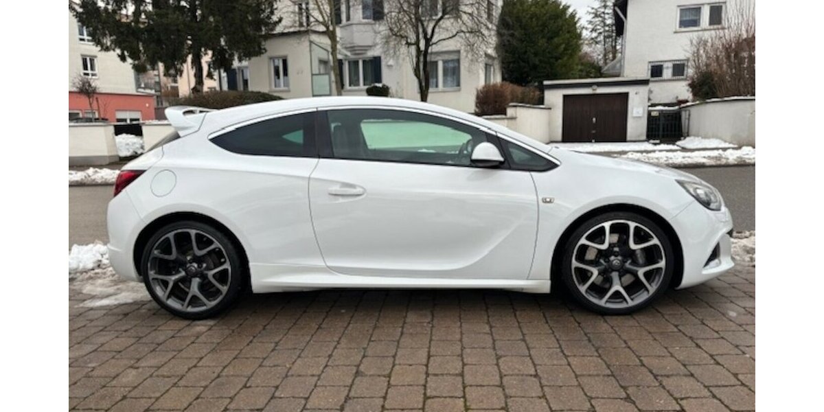 Opel Astra J GTC OPC 209.000 km 8.990 &euro; Neckarsulm 74172
