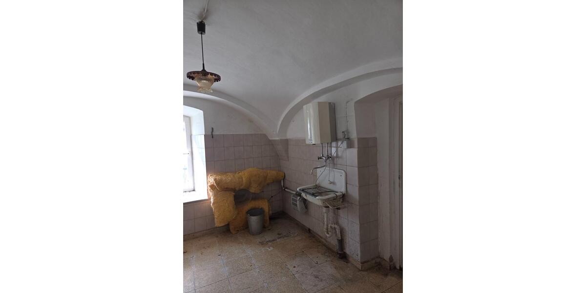 Bauernhaus, Landhaus Schirnding - 8 Zimmer, 120 m&sup2;, 49.000&euro; | Angebot:27137861
