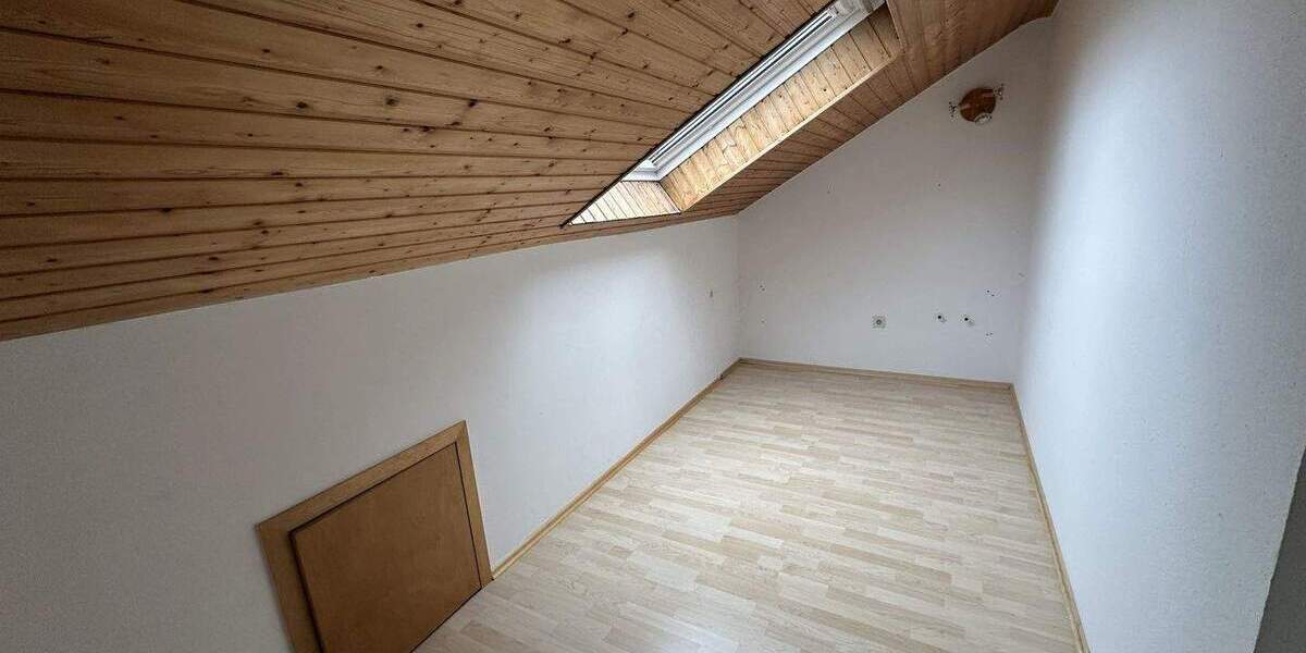 Einfamilienhaus Steinheim - 6 Zimmer, 262 m&sup2;, 350.000&euro; | Angebot:25687039