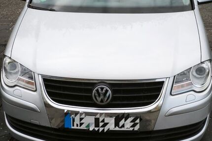 VW Touran 245.000 km 5.199 &euro; Bünde 32257