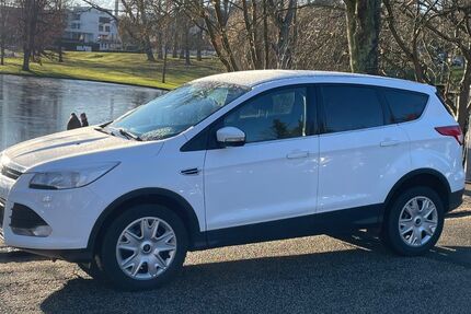 Ford Kuga 59.000 km 7.950 &euro; Lübeck 23570