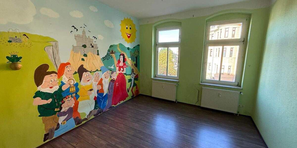 +++ Geräumige 4,5-Zimmer-Wohnung mit Renovierungsbedarf in Weißenfels +++ 4 zimmer