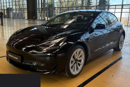Tesla Model 3 33.533 km 31.200 &euro; Hanau 63457