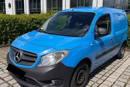 Mercedes-Benz Citan 689.000 km 2.300 &euro; München 81379