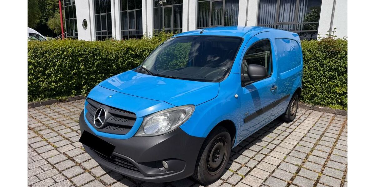 Mercedes-Benz Citan 689.000 km 2.300 &euro; München 81379