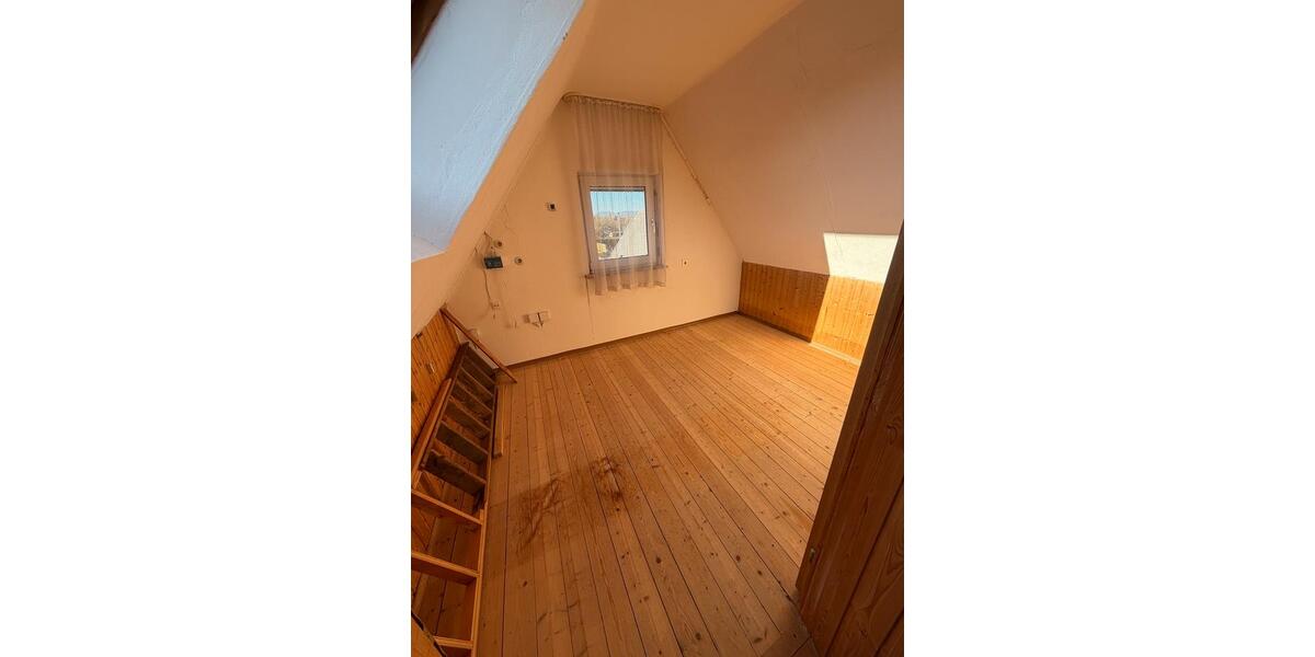 Einfamilienhaus Marktredwitz - 8 Zimmer, 132 m&sup2;, 114.900&euro; | Angebot:25324190