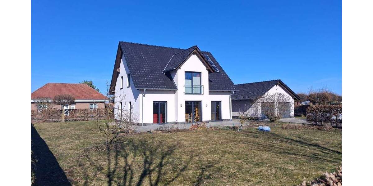 Einfamilienhaus Neuruppin - 5 Zimmer, 170 m&sup2;, 1.600&euro; | Angebot:25819994