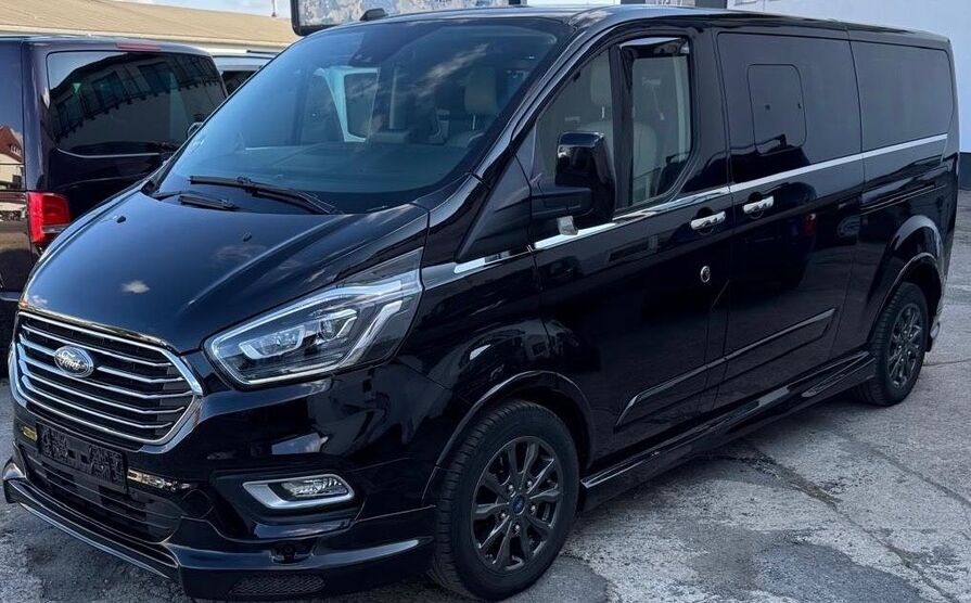 Ford Tourneo Custom 89.000 km 34.900 € Rostock 18069