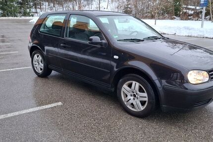 VW Golf 198.600 km 2.399 &euro; Füssen 87629