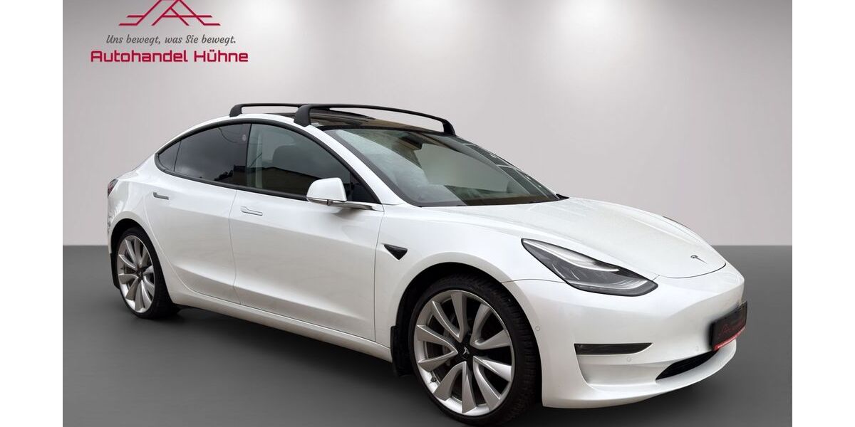 Tesla Model 3 98.665 km 25.925 &euro; Döbeln 04720