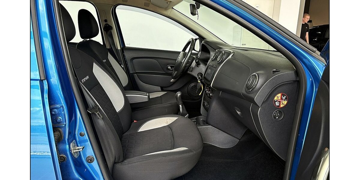 Dacia Sandero II 0.9 TCe 90eco Stepway Navi PDC Tempo 159.000 km 4.999 &euro; Stade 21682