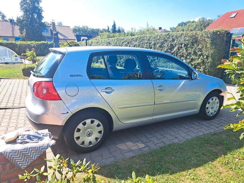 VW Golf 147.051 km 3.500 € Velten 16727