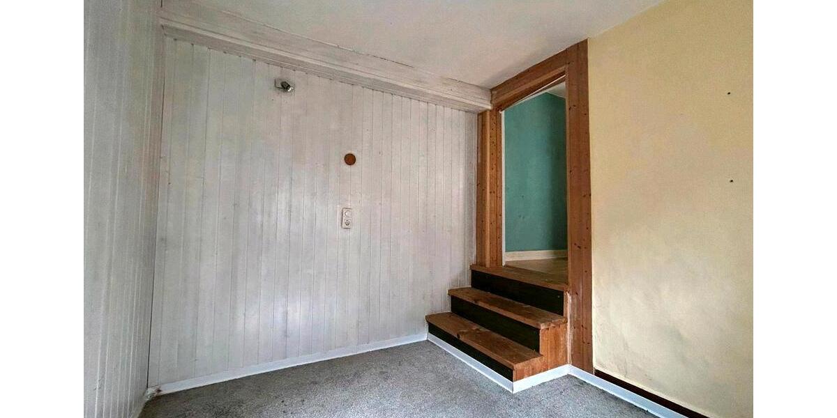 Einfamilienhaus Kirchhain - 6 Zimmer, 130 m&sup2;, 156.000&euro; | Angebot:26240599