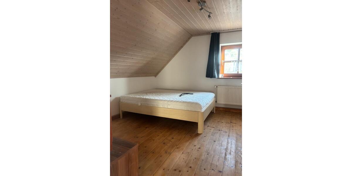 Etagenwohnung Essenbach - 5 Zimmer, 130 m&sup2;, 22&euro; | Angebot:25340172