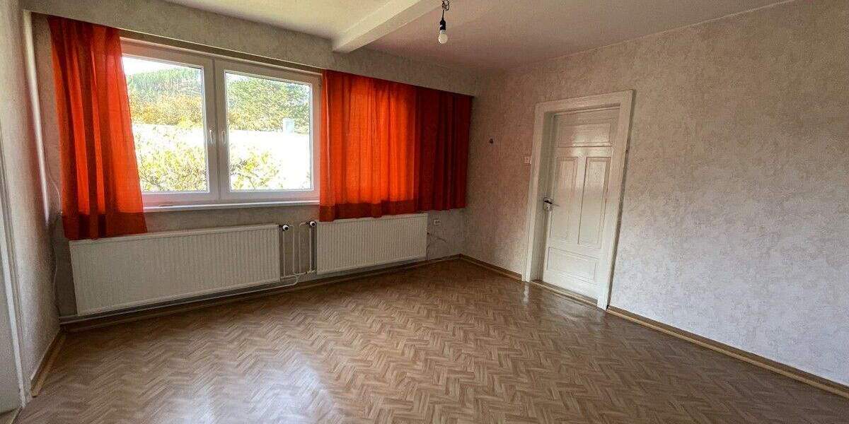 Einfamilienhaus Sitzendorf - 7 Zimmer, 190 m&sup2;, 125.000&euro; | Angebot:25725772