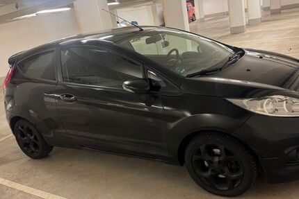 Ford Fiesta 208.000 km 2.500 &euro; Frankfurt am Main 65933