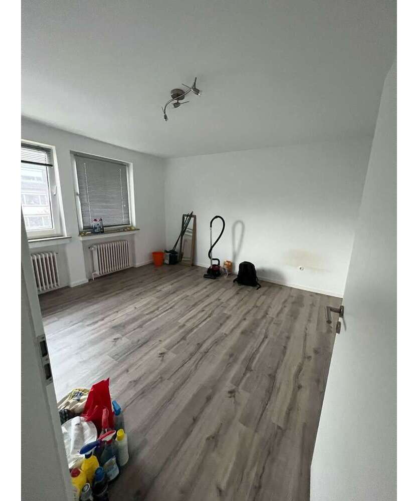 Wohnung zum Mieten in Oldenburg 275 € 15 m²