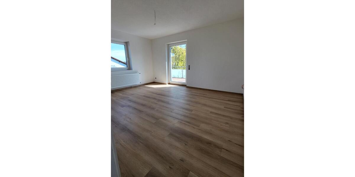 Etagenwohnung Tamm - 3.5 Zimmer, 90 m&sup2;, 1.350&euro; | Angebot:26339962
