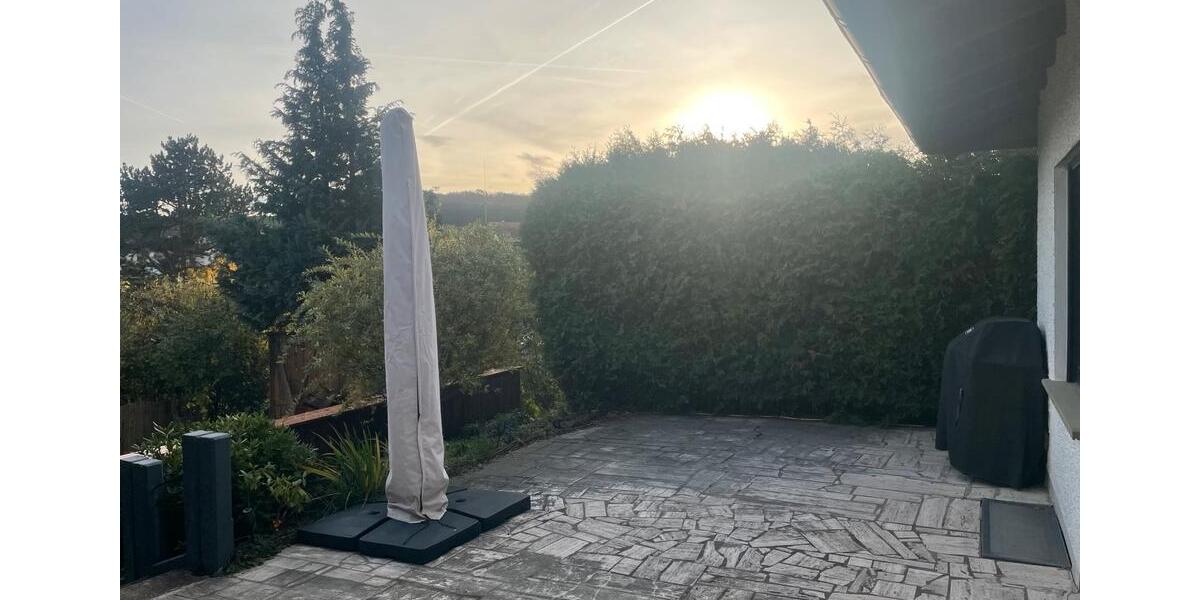 7 Zi. Haus Bungalow mit Einliegerwohnung und PV-Anlager 7 zimmer