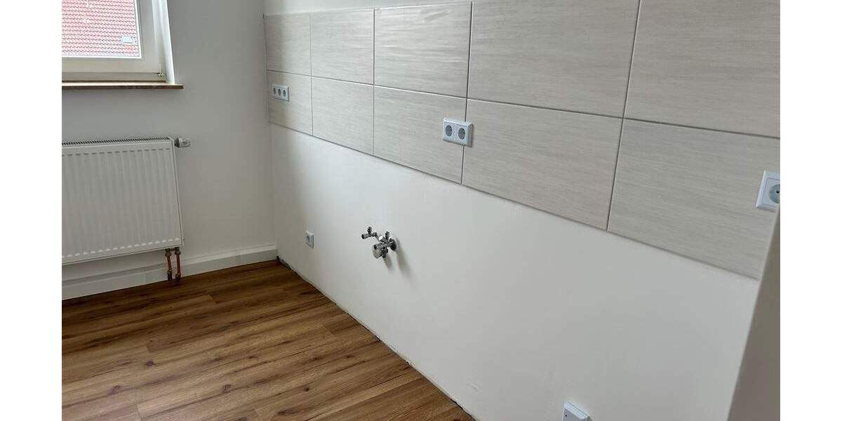 Etagenwohnung Hohenmölsen - 3 Zimmer, 61 m&sup2;, 75.000&euro; | Angebot:25141592