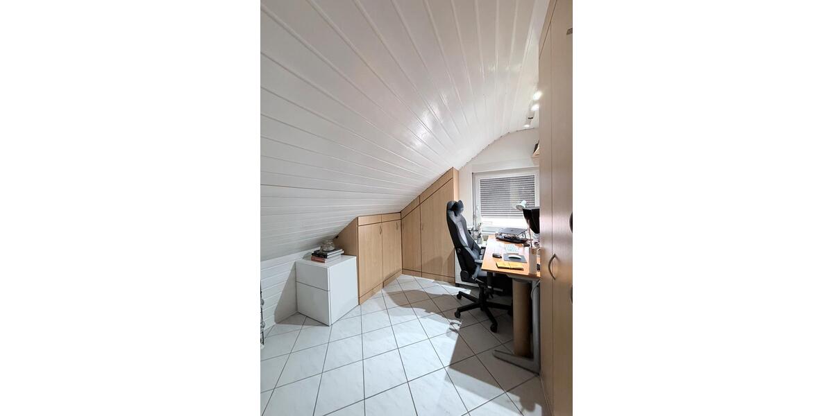 Dachgeschoßwohnung Sankt Leon-Rot Rot - 3.5 Zimmer, 72 m&sup2;, 850&euro; | Angebot:25393834