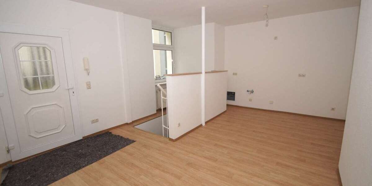 2-Zimmer-Wohnung im Hinterhaus mit viel zusätzlichem Platz im Untergeschoß 2 zimmer