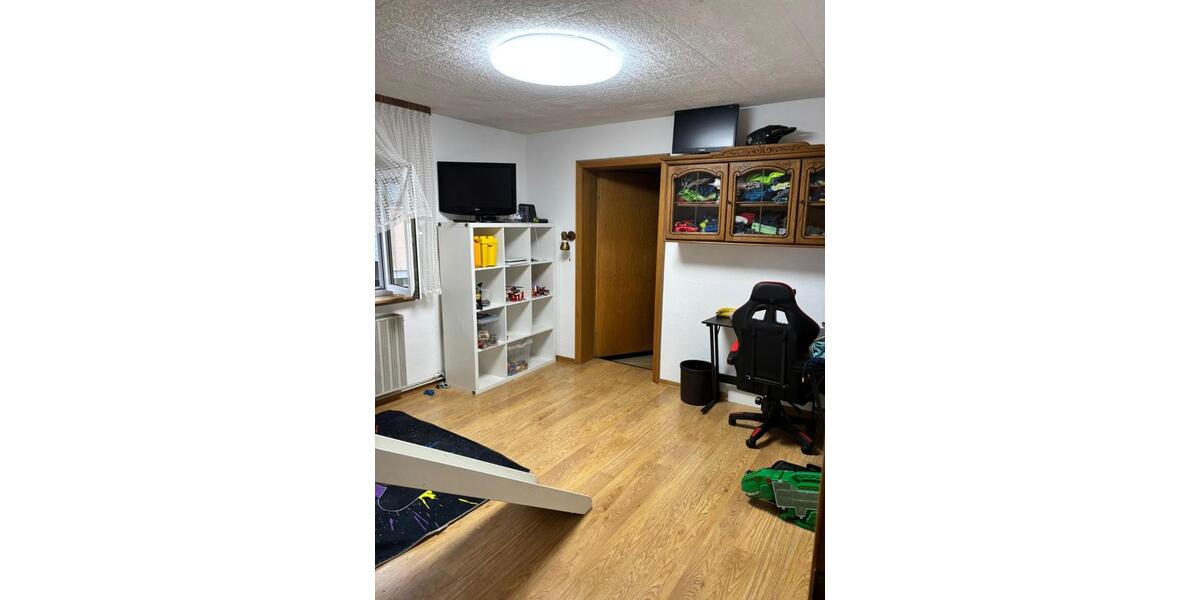 Einfamilienhaus Gemünden - 8 Zimmer, 180 m&sup2;, 1.450&euro; | Angebot:25408921