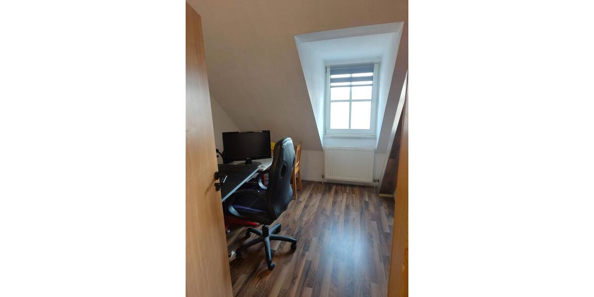 Etagenwohnung Oederan - 4 Zimmer, 90 m&sup2;, 450&euro; | Angebot:25993064