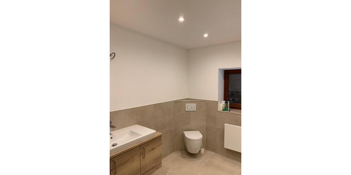 Einfamilienhaus Oberschneiding - 9 Zimmer, 221 m&sup2;, 1.950&euro; | Angebot:26377741