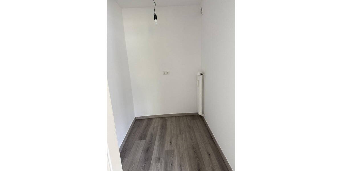 Etagenwohnung Düsseldorf Oberkassel - 2 Zimmer, 74 m&sup2;, 1.097&euro; | Angebot:26329682