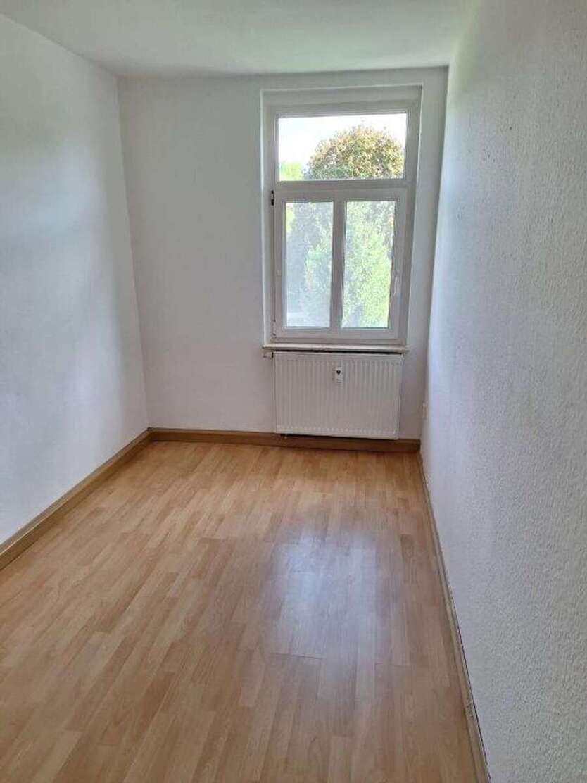 4 Zi.-Dachgeschosswohnung mit Gartennutzung 4 zimmer