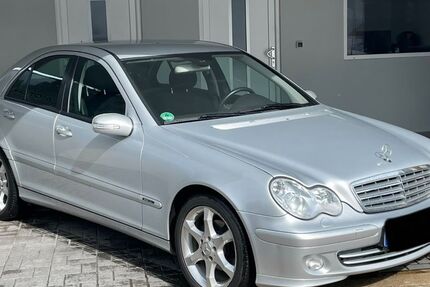 Mercedes-Benz C 180 144.000 km 5.250 &euro; Bad Klosterlausnitz 07639