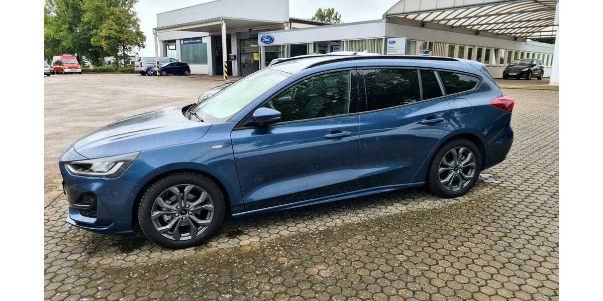 Ford Focus 12.600 km 23.990 € Burgoberbach 91595