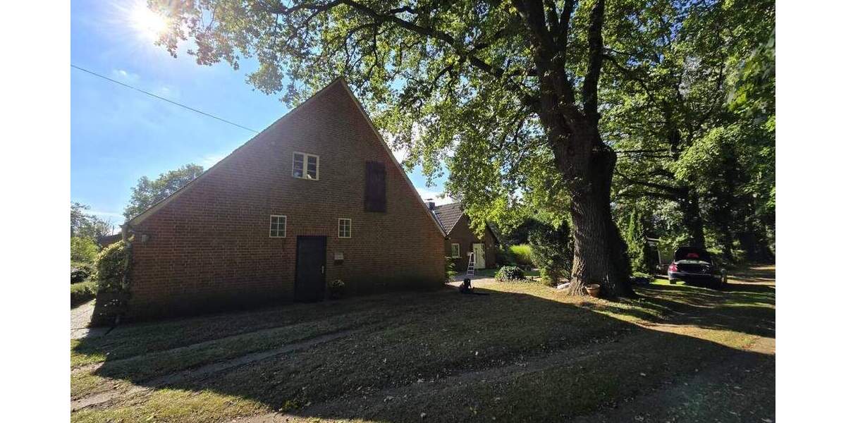 Zweifamilienhaus auf großzügigem Grundstück in idyllischer Lage 1 zimmer