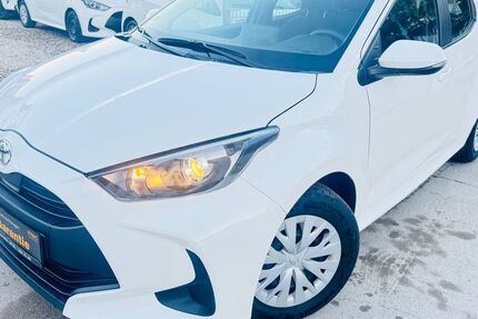 Toyota Yaris 1.684 km 15.300 &euro; Hamburg 20537