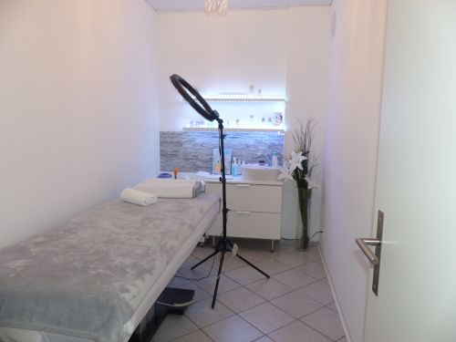 Schöner LadenPraxis in 97318 Kitzingen (ID 10213) - Gewerbeobjekt Kitzingen Kitzingen | Angebot:16066124