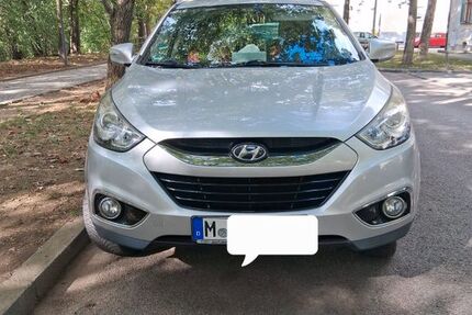 Hyundai ix35 214.000 km 5.200 &euro; München 81541