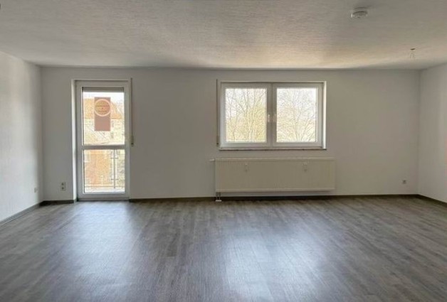 2-Zimmer-Wohnung mit BALKON und TG-PKW-Stellplatz - Mehrfamilienhaus, Wohnhaus Zwickau | Angebot:25874268